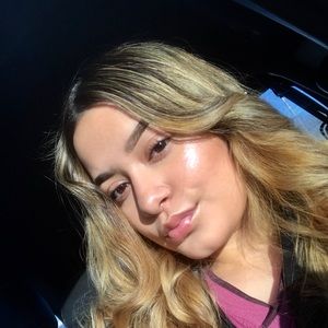 Meet your Posher, Monica